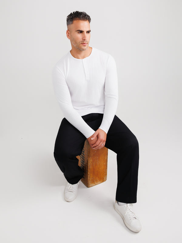 Weißes Henley-Shirt