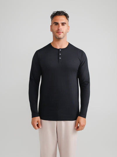 Schwarzes Henley-Shirt