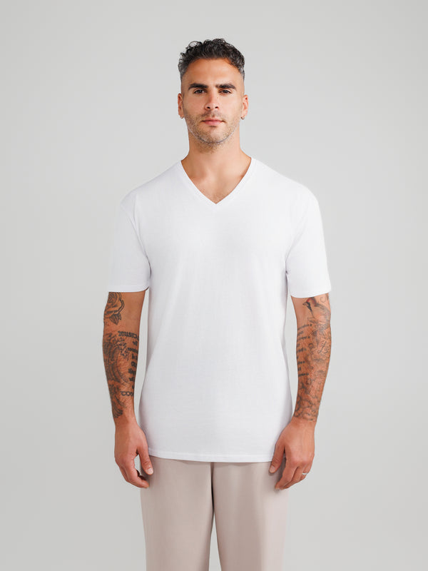 Weiße V-Ausschnitt T-Shirts